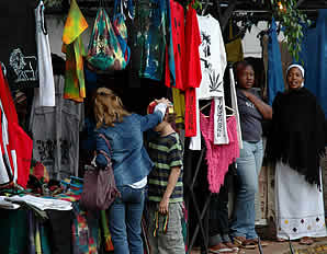 HIFA was not just about music. Visitors to HIFA took time to do shopping in the Global Quarter market. Goods on sale included t'shirts, music cds, music instruments and various unique art/craft wares from Zimbabwe.