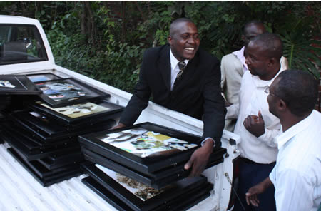 Photos returned to the gallery